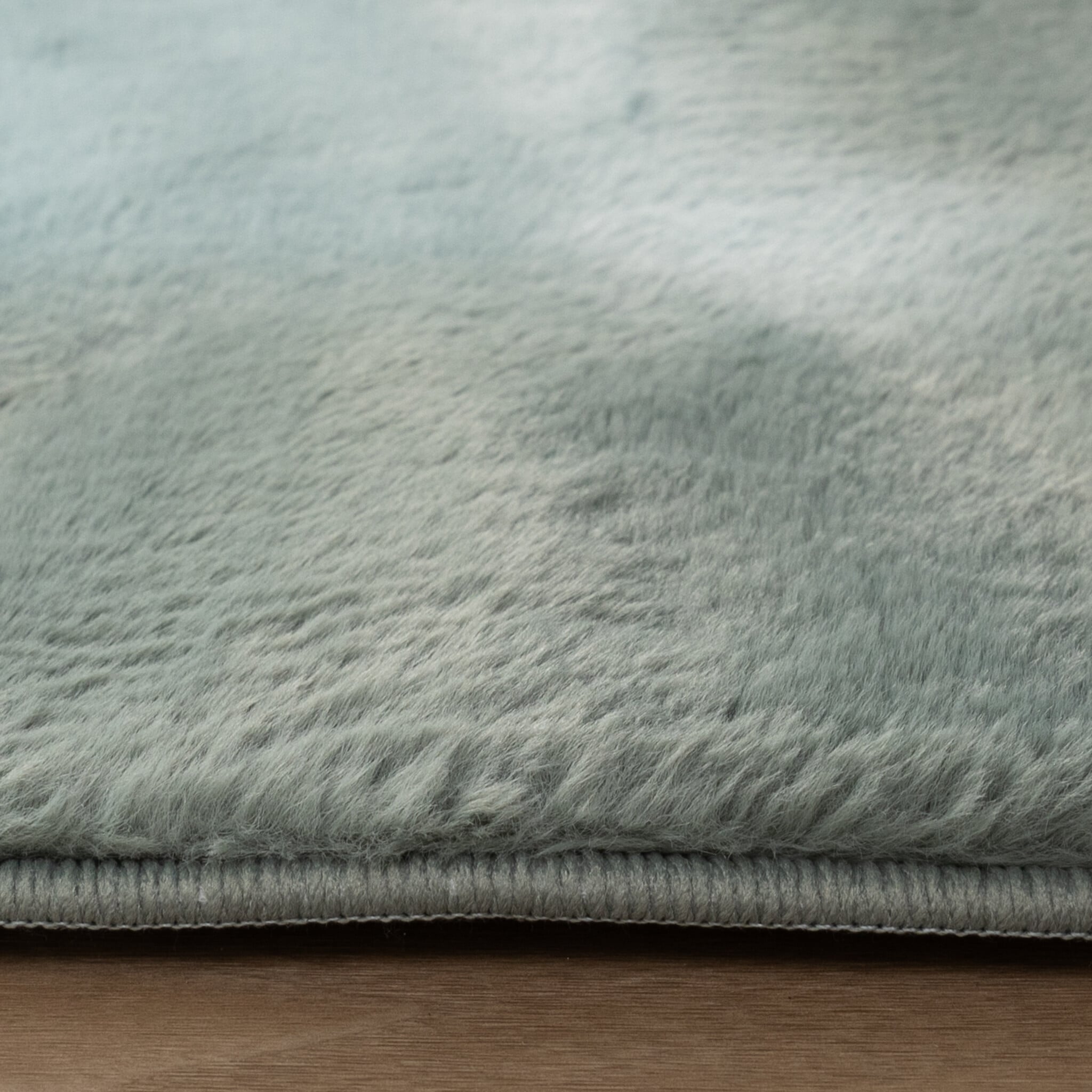Round Low-Pile Rug - Cozy Green